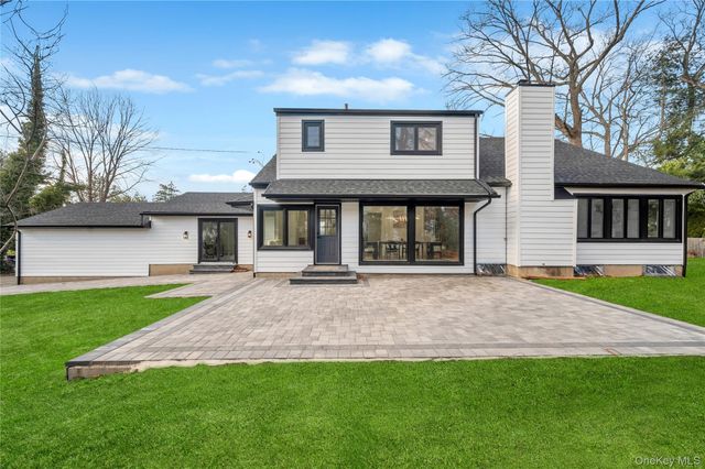 14 Lakeville Drive, East Hills, NY 11576