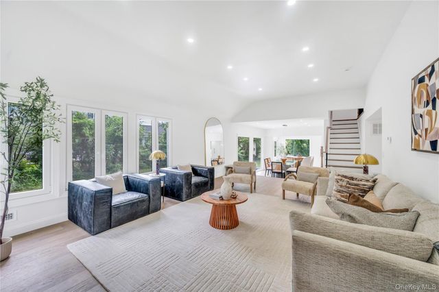 14 Lakeville Drive, East Hills, NY 11576