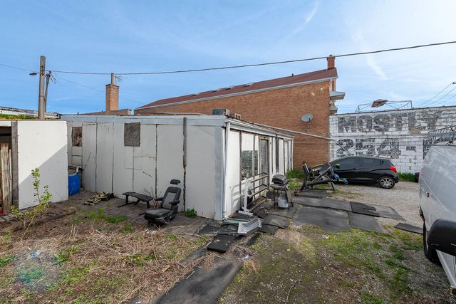 4881 S Archer Avenue, Chicago, IL 60632