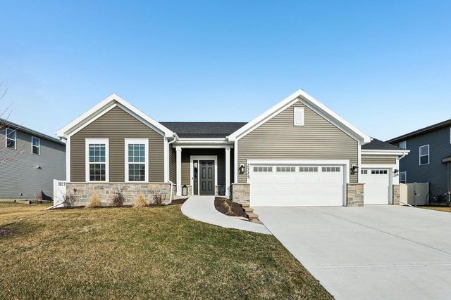 2725 Wayfair Street, Fitchburg, WI 53719