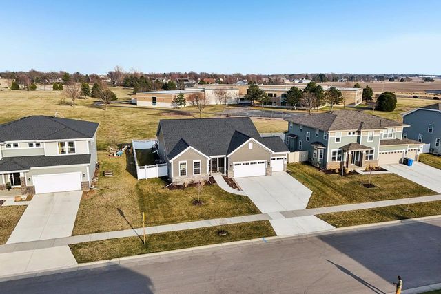 2725 Wayfair Street, Fitchburg, WI 53719