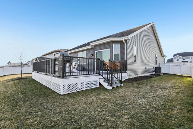 2725 Wayfair Street, Fitchburg, WI 53719