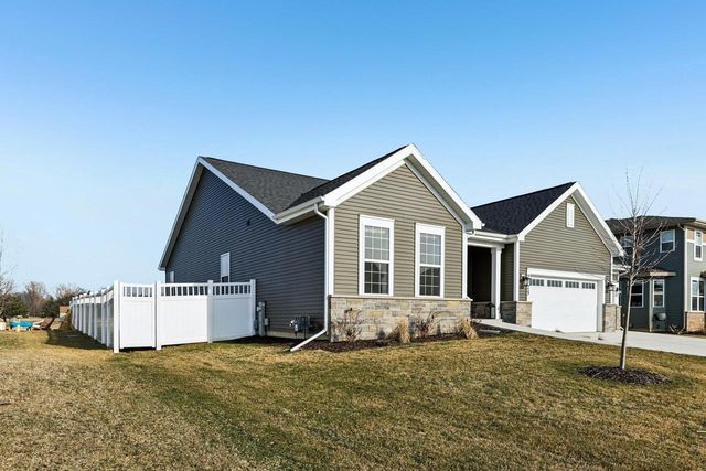 2725 Wayfair Street, Fitchburg, WI 53719