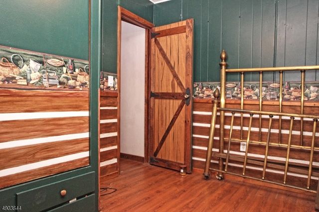 17 Watergate Dr, High Bridge Boro, NJ 08829