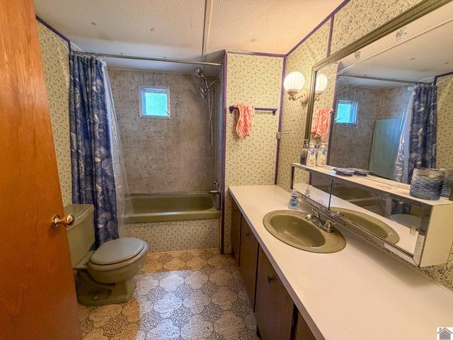 184 Hill Top Dr, Grand Rivers, KY 42045