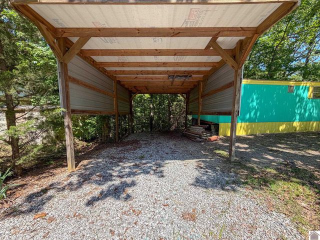 184 Hill Top Dr, Grand Rivers, KY 42045