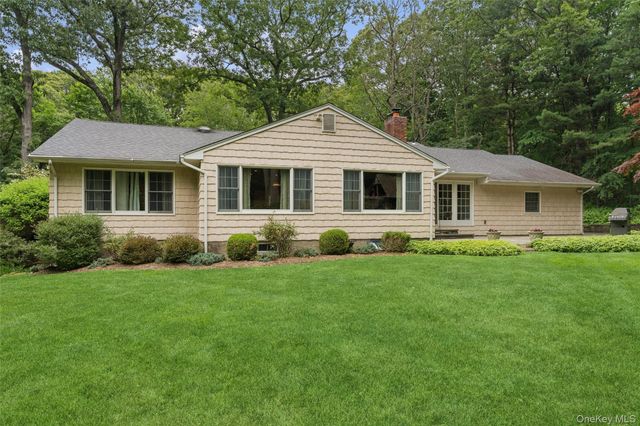 35 Woodvale Drive, Syosset, NY 11791