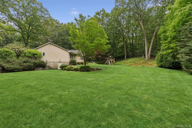 35 Woodvale Drive, Syosset, NY 11791