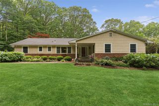 35 Woodvale Drive, Syosset, NY 11791