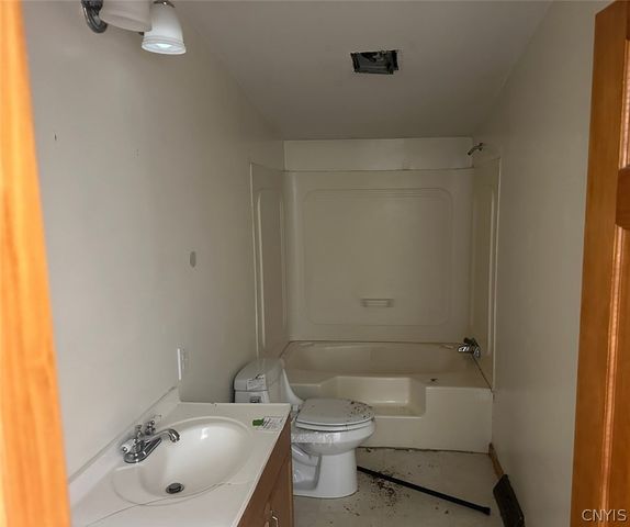 1085 County Route 17, Constantia, NY 13028