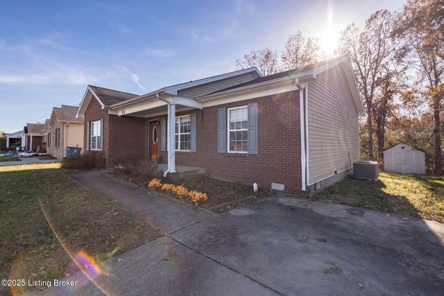834 Tecumseh Dr, Shepherdsville, KY 40165