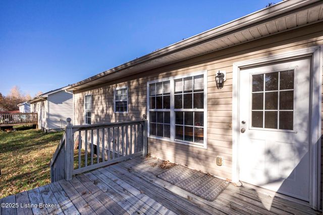 834 Tecumseh Dr, Shepherdsville, KY 40165