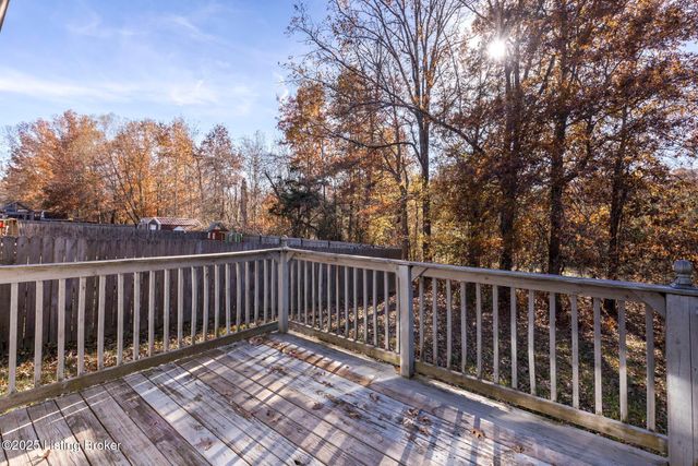 834 Tecumseh Dr, Shepherdsville, KY 40165