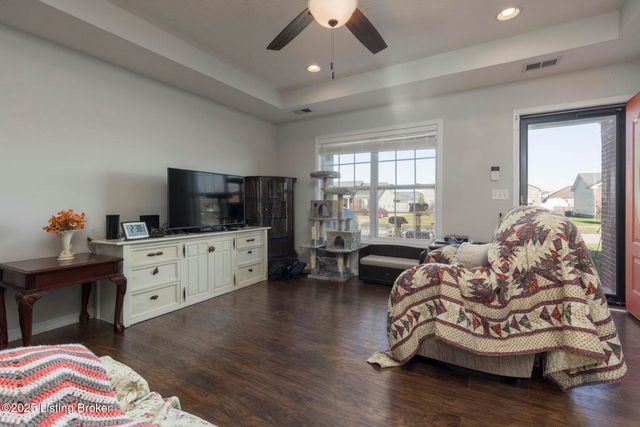 834 Tecumseh Dr, Shepherdsville, KY 40165