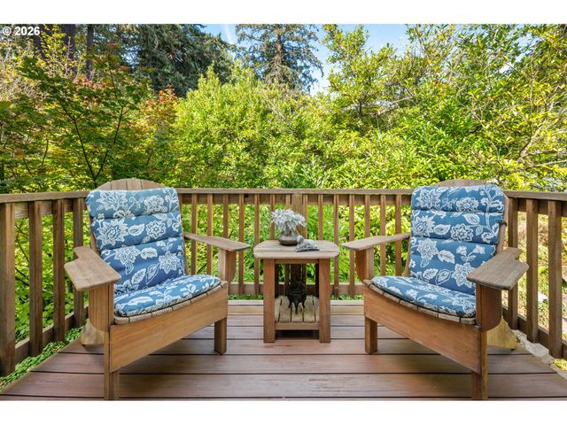 1932 Sw HIGHLAND Rd, Portland, OR 97221