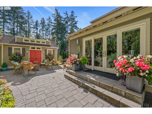 1932 Sw HIGHLAND Rd, Portland, OR 97221