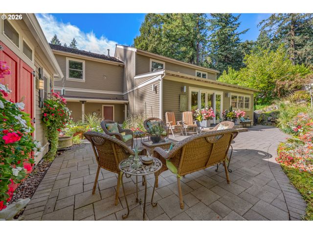 1932 Sw HIGHLAND Rd, Portland, OR 97221
