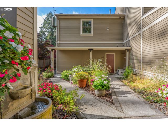 1932 Sw HIGHLAND Rd, Portland, OR 97221
