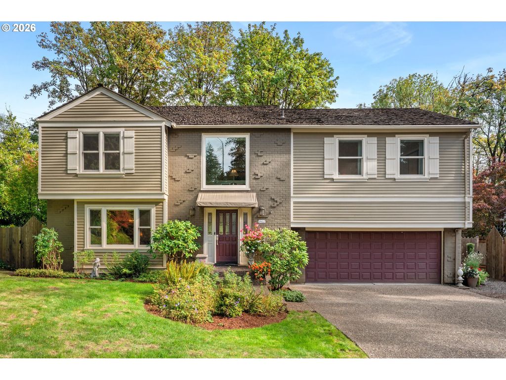 1932 Sw HIGHLAND Rd, Portland, OR 97221