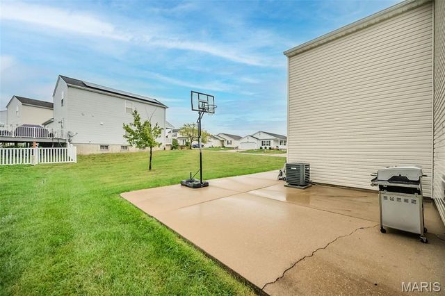 323 Essex Park Drive, Wentzville, MO 63385