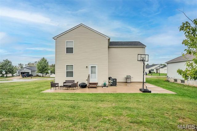 323 Essex Park Drive, Wentzville, MO 63385