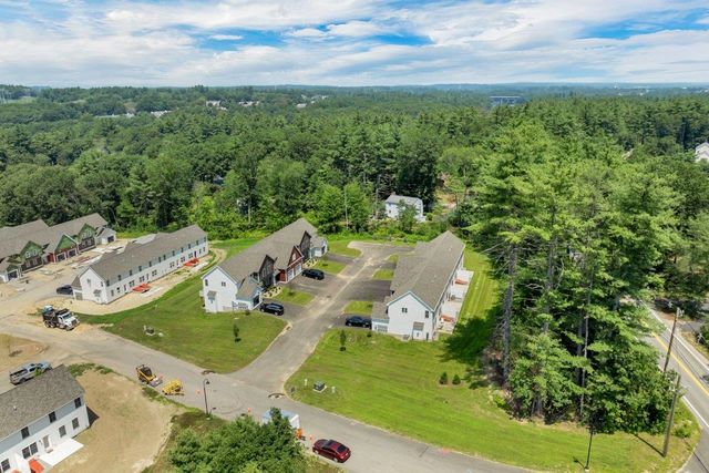 3C Mustang Dr, Litchfield, NH 03052