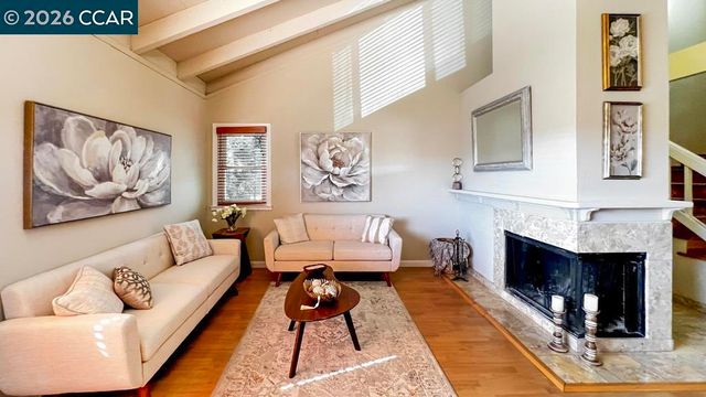 22 Holcomb Ct, Walnut Creek, CA 94596