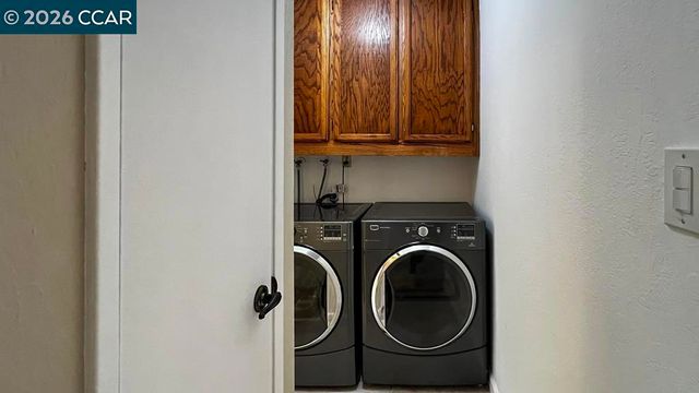 22 Holcomb Ct, Walnut Creek, CA 94596