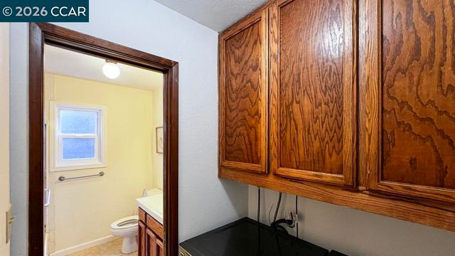 22 Holcomb Ct, Walnut Creek, CA 94596