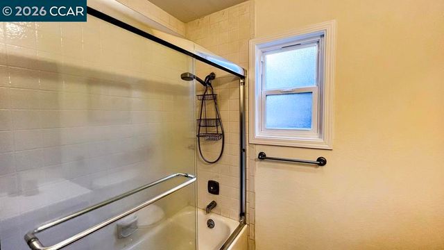 22 Holcomb Ct, Walnut Creek, CA 94596