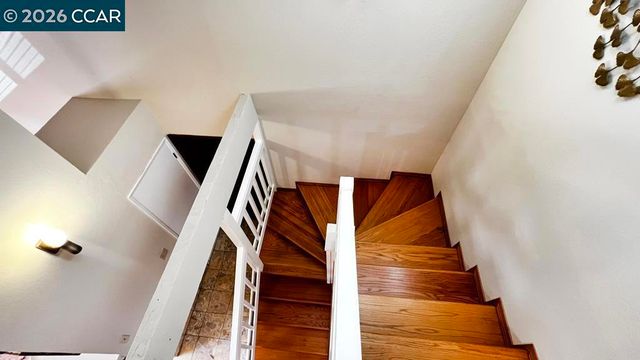 22 Holcomb Ct, Walnut Creek, CA 94596