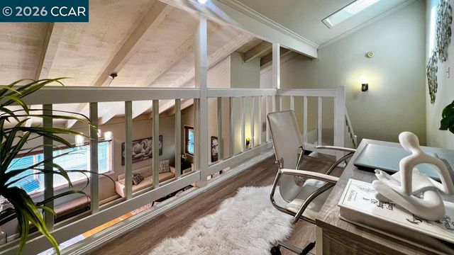 22 Holcomb Ct, Walnut Creek, CA 94596