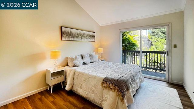 22 Holcomb Ct, Walnut Creek, CA 94596