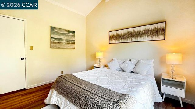 22 Holcomb Ct, Walnut Creek, CA 94596