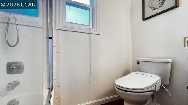 22 Holcomb Ct, Walnut Creek, CA 94596