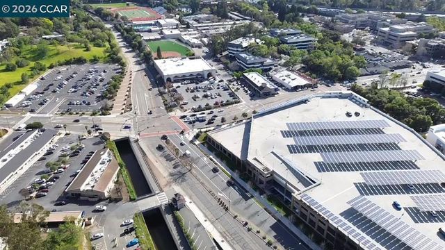 22 Holcomb Ct, Walnut Creek, CA 94596