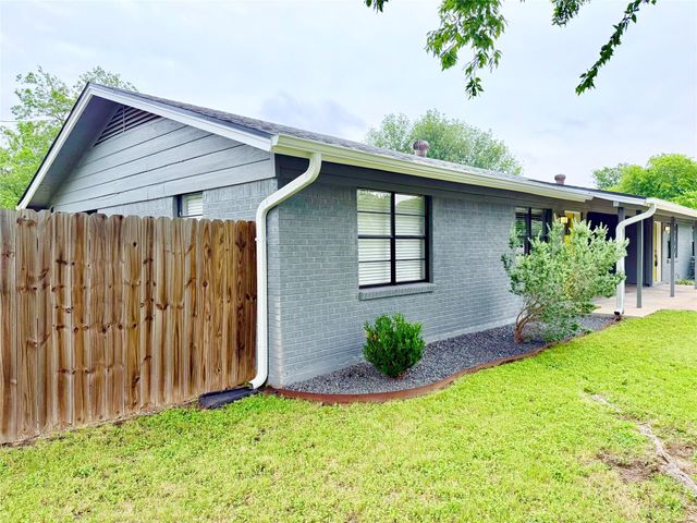 10700 Plains TRL, Austin, TX 78758