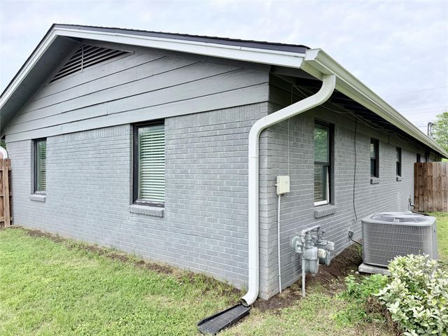 10700 Plains TRL, Austin, TX 78758