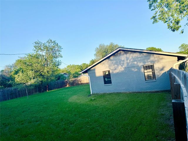 10700 Plains TRL, Austin, TX 78758
