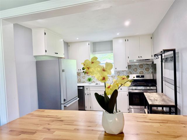 10700 Plains TRL, Austin, TX 78758