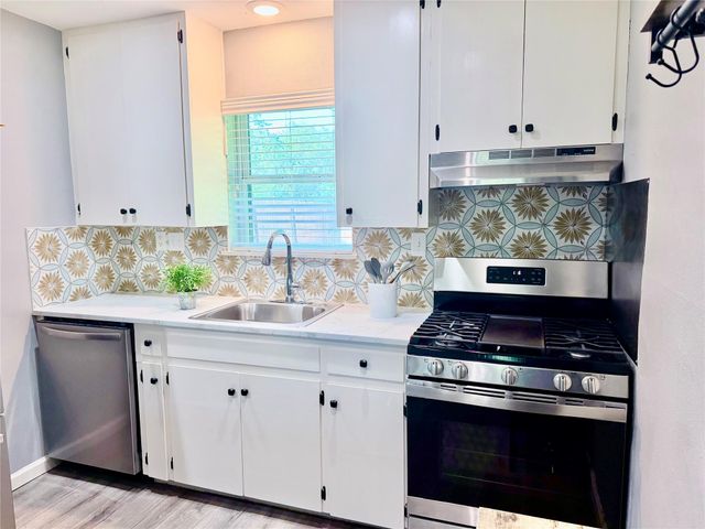 10700 Plains TRL, Austin, TX 78758