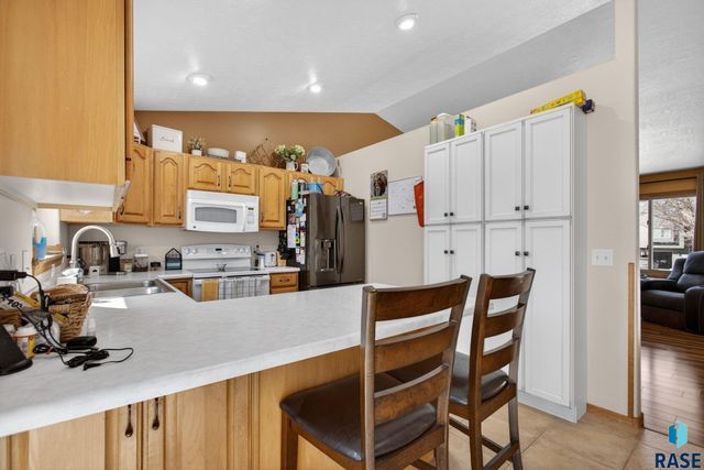 4219 E 37th St Street, Sioux Falls, SD 57103