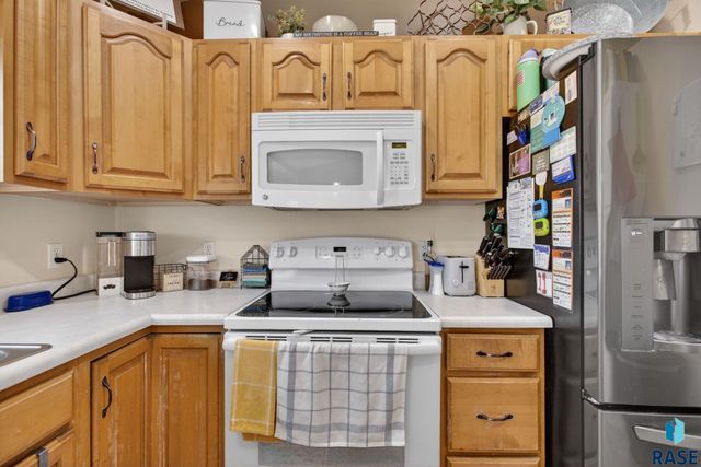 4219 E 37th St Street, Sioux Falls, SD 57103