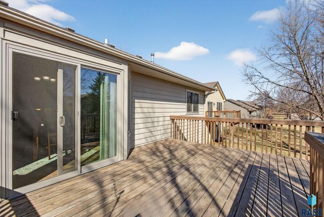 4219 E 37th St Street, Sioux Falls, SD 57103