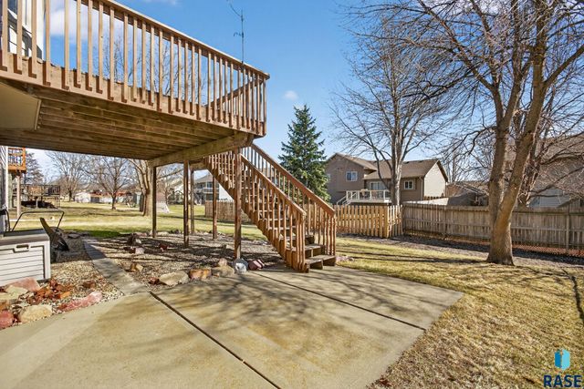 4219 E 37th St Street, Sioux Falls, SD 57103