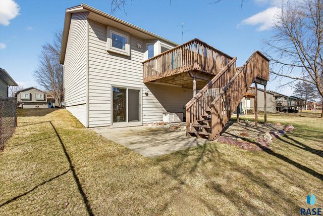 4219 E 37th St Street, Sioux Falls, SD 57103