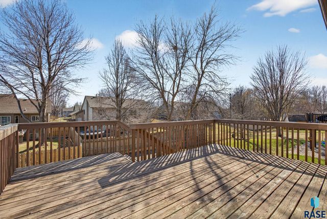 4219 E 37th St Street, Sioux Falls, SD 57103