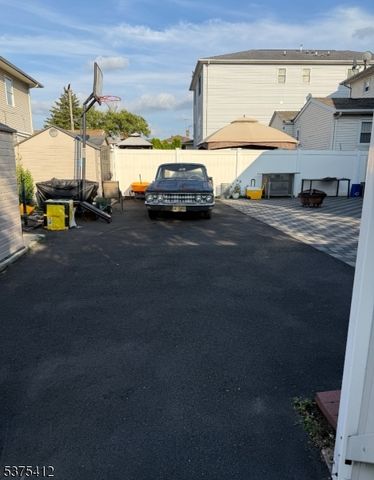 1117 Fanny St, Elizabeth City, NJ 07201
