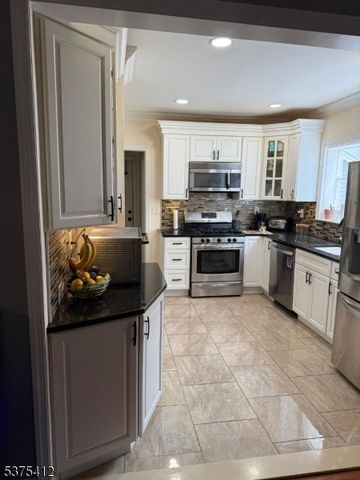 1117 Fanny St, Elizabeth City, NJ 07201