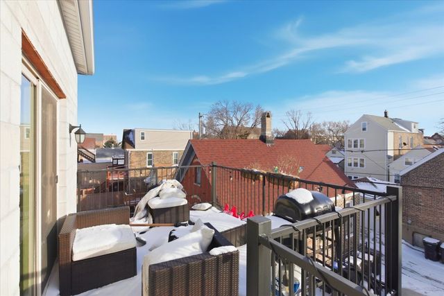 2253 W 19th Street 3, Chicago, IL 60608